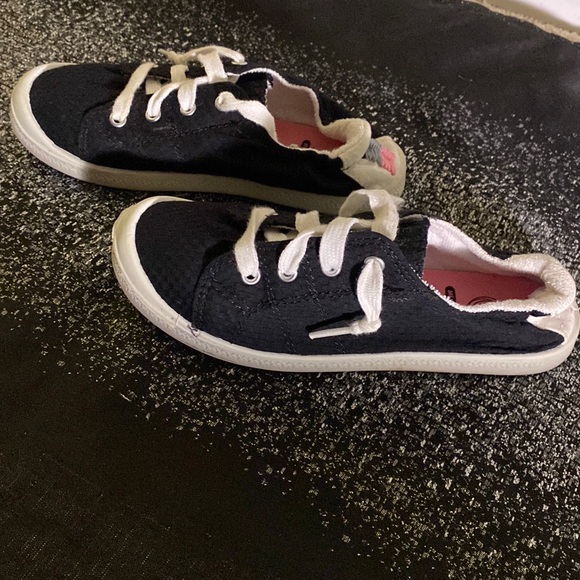 Sneakers - Picture 10 of 11